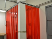 Piros PVC hegesztőfüggöny